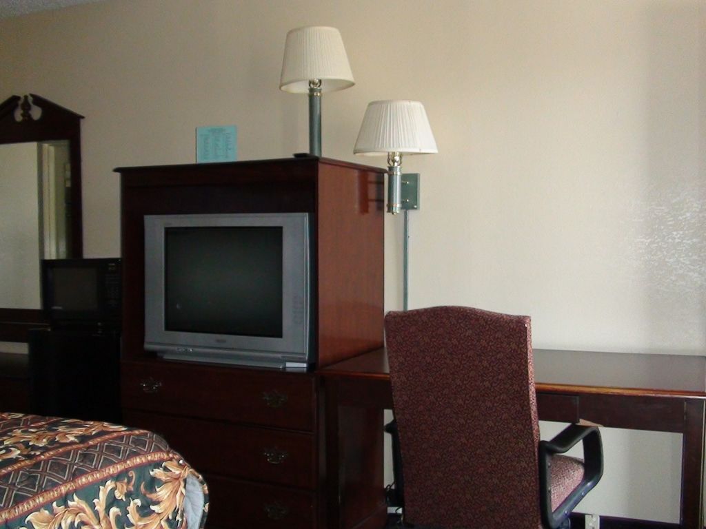 Motel 6 Oklahoma City Ok Frontier City Edmond Phòng bức ảnh